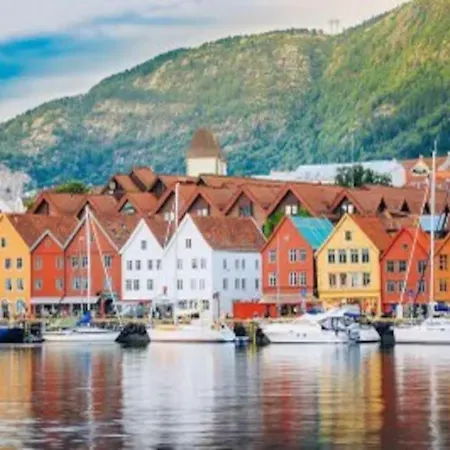 Bergen. Historic Luxury Near The Centre *
