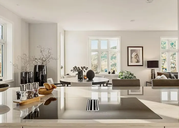 Bergen. Historic Luxury Near The Centre فيلة