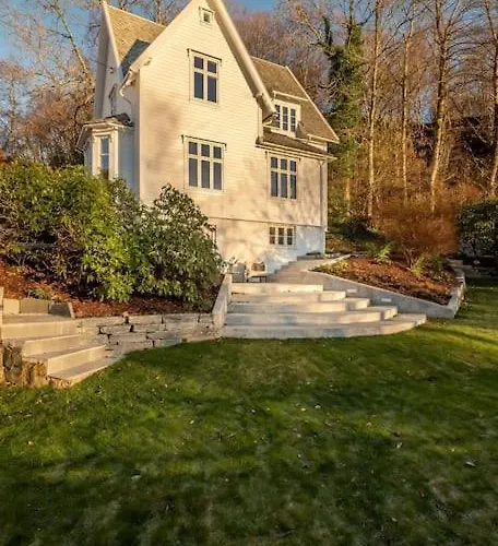 Bergen. Historic Luxury Near The Centre فيلة