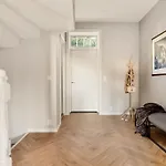 Bergen. Historic Luxury Near The Centre Μπέργκεν