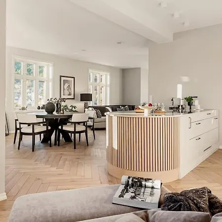 Bergen. Historic Luxury Near The Centre * ベルゲン