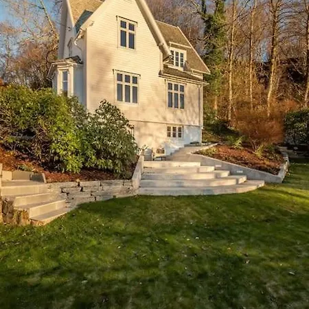 Bergen. Historic Luxury Near The Centre ヴィラ