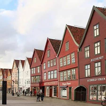 Bergen. Historic Luxury Near The Centre ヴィラ *