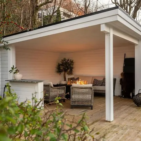 Bergen. Historic Luxury Near The Centre *