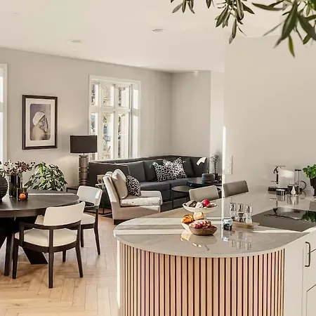 Bergen. Historic Luxury Near The Centre *