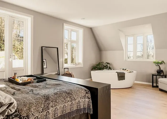 Βίλα Bergen. Historic Luxury Near The Centre *