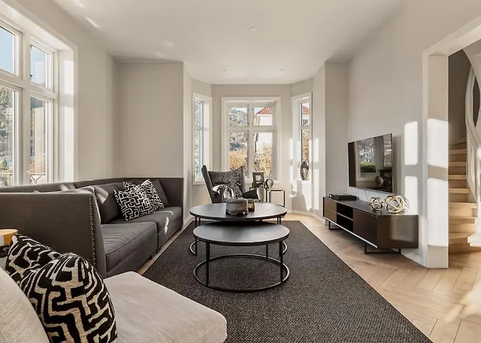 Βίλα Bergen. Historic Luxury Near The Centre *