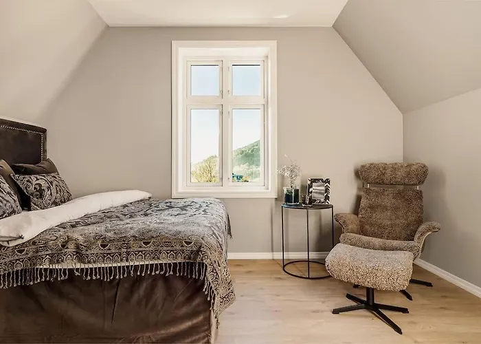 Bergen. Historic Luxury Near The Centre Βίλα