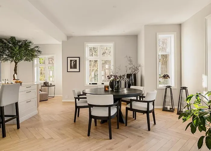 Bergen. Historic Luxury Near The Centre 빌라