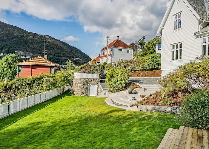 Bergen. Historic Luxury Near The Centre 빌라